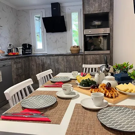 De La Alykes Katastárion